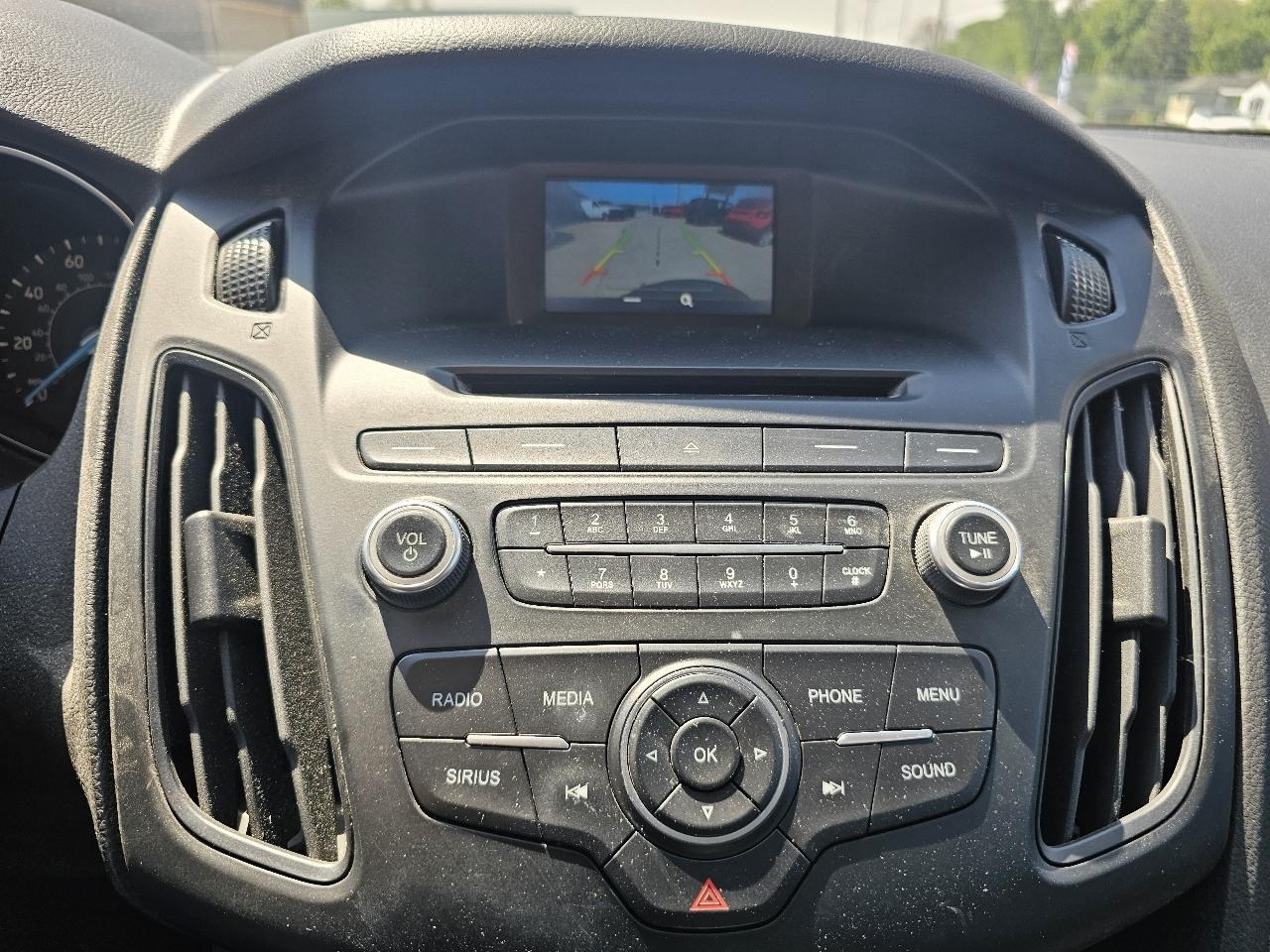 Ford Focus SE Sedan 2016