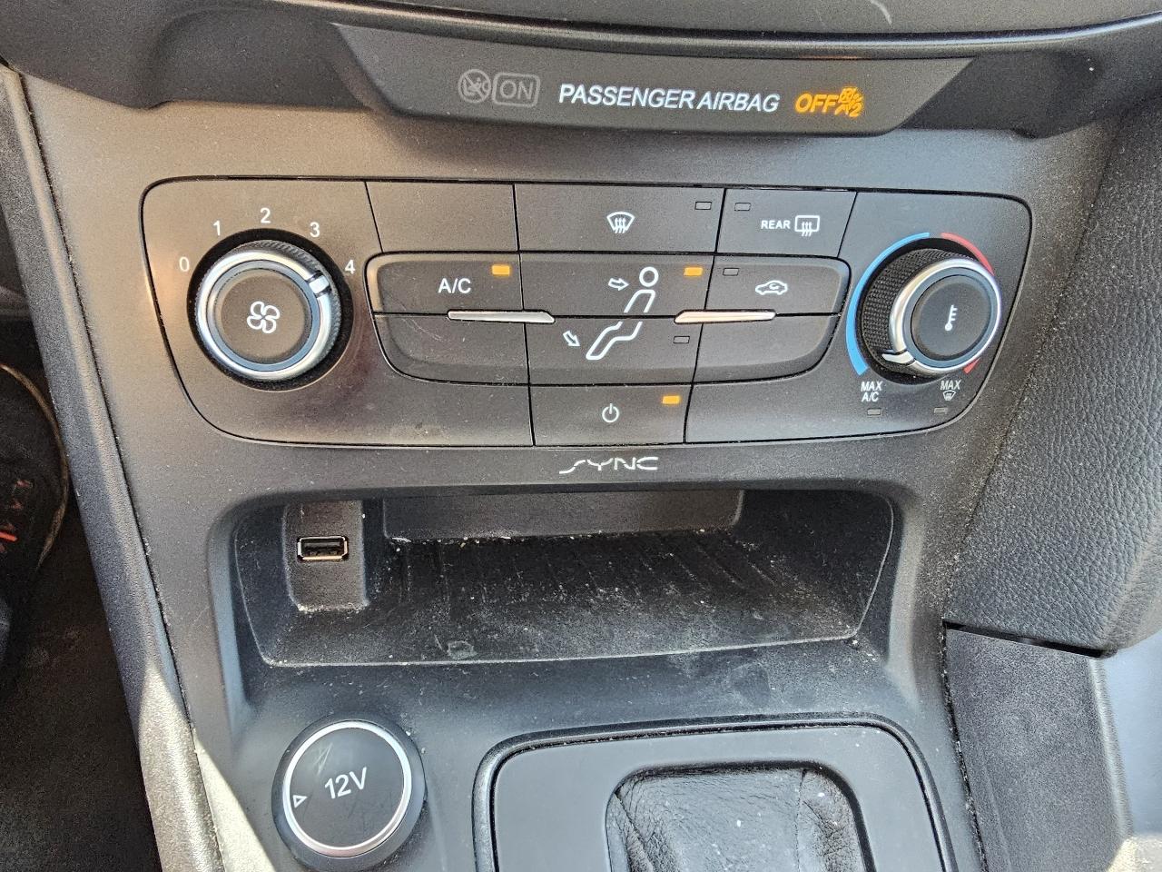 Ford Focus SE Sedan 2016