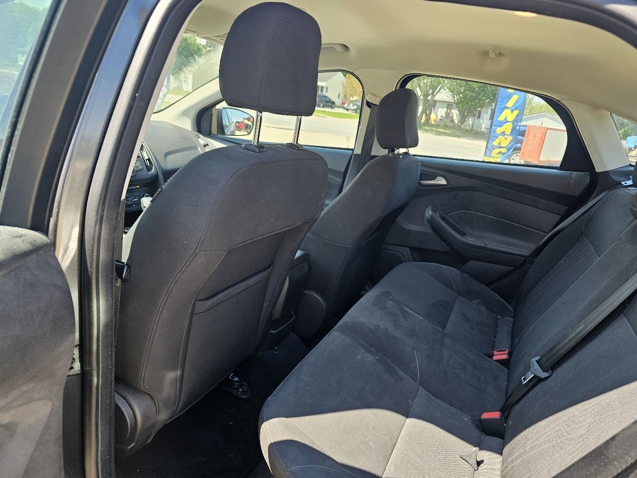 Ford Focus SE Sedan 2016