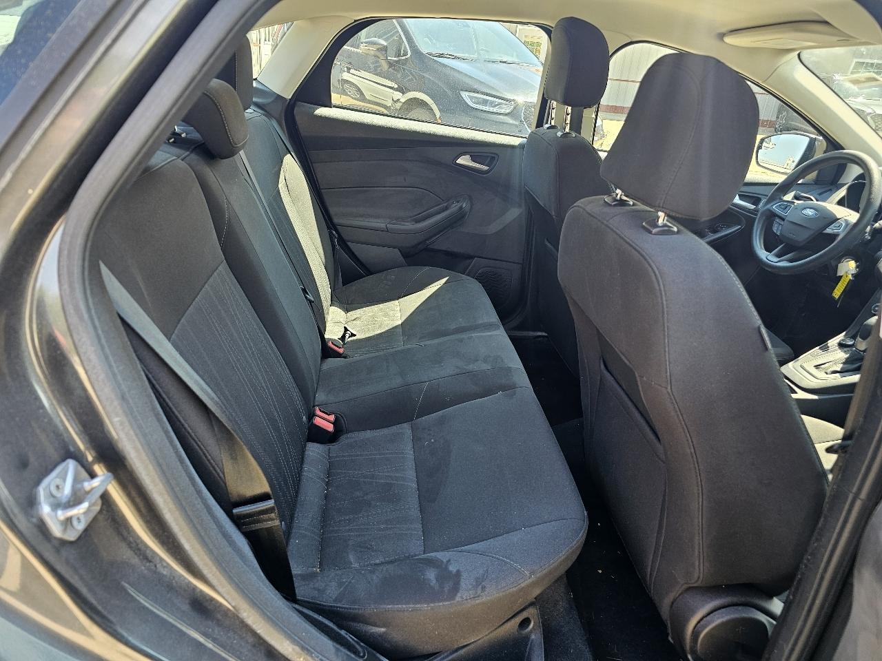 Ford Focus SE Sedan 2016
