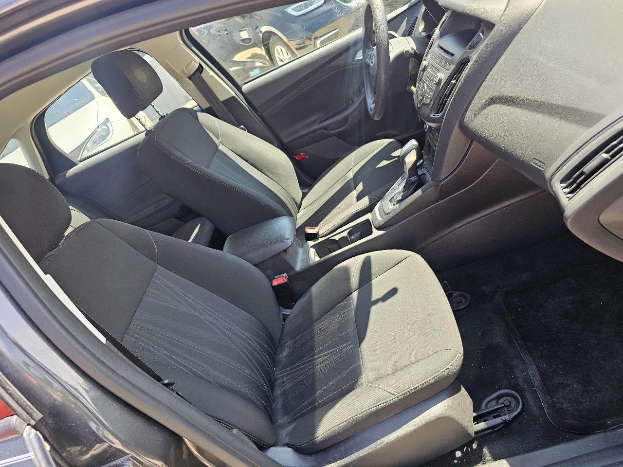 Ford Focus SE Sedan 2016