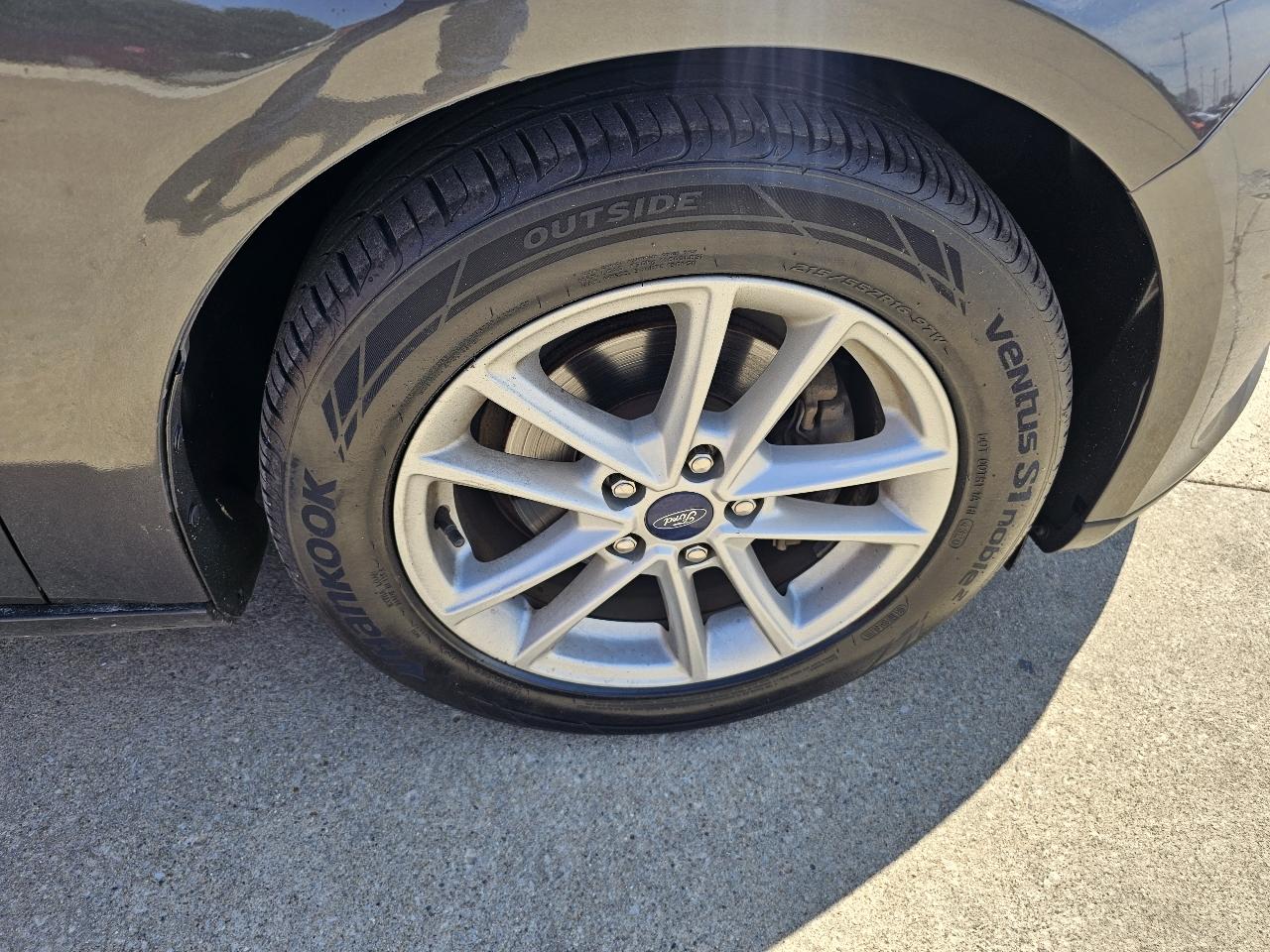 Ford Focus SE Sedan 2016