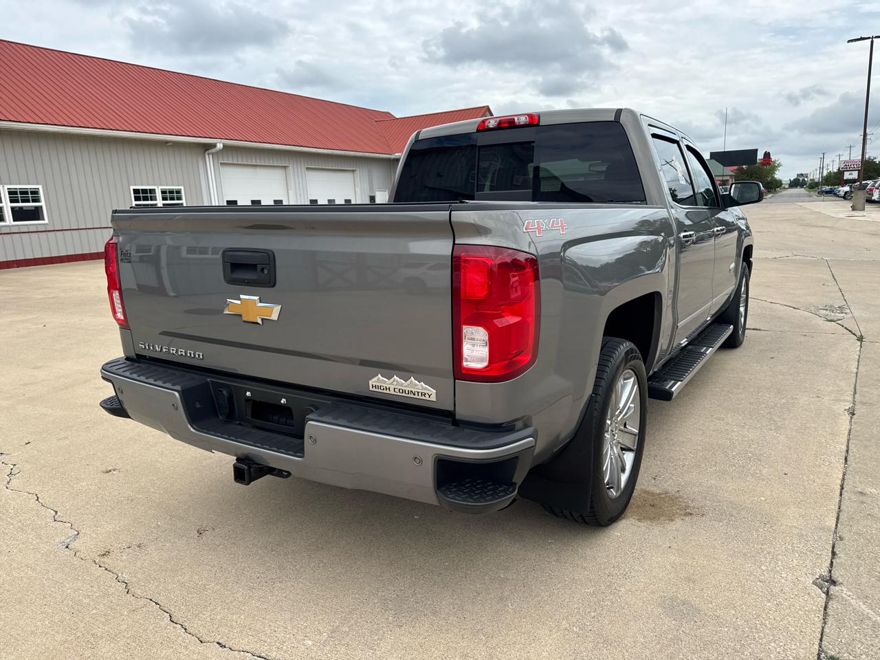 Chevrolet Silverado 1500 4WD Crew Cab 143.5" High Country 2017