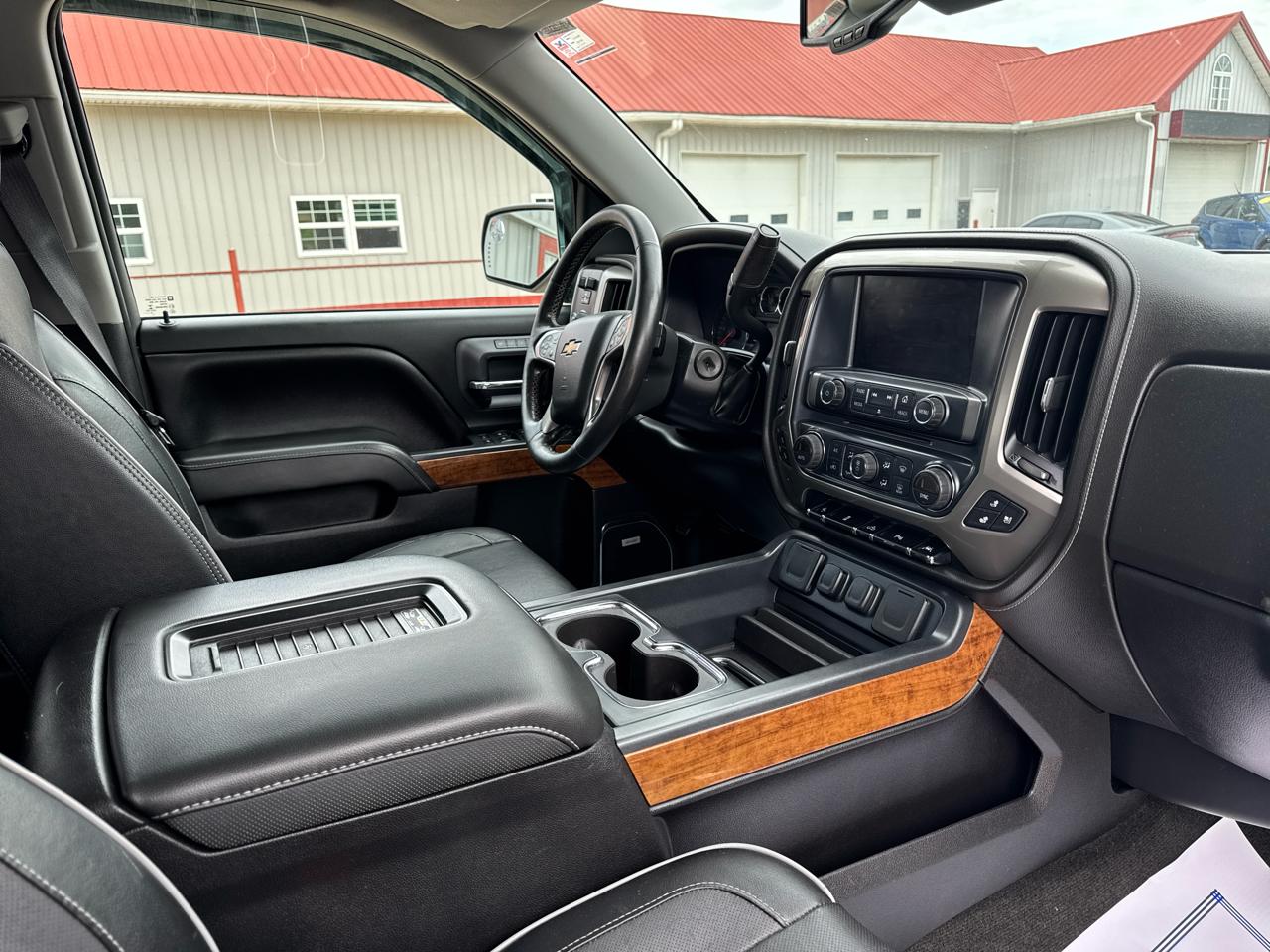 Chevrolet Silverado 1500 4WD Crew Cab 143.5" High Country 2017