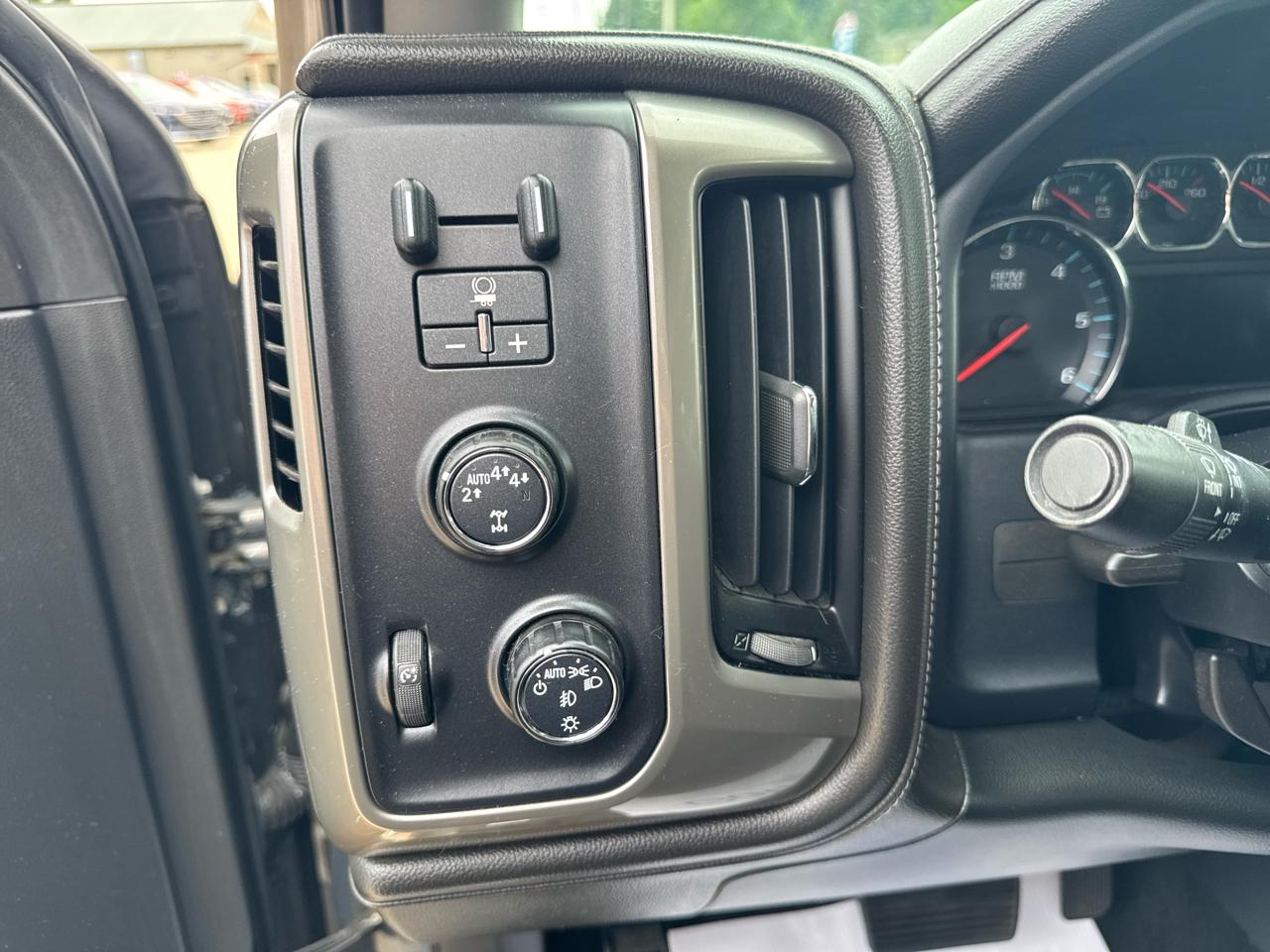 Chevrolet Silverado 1500 4WD Crew Cab 143.5" High Country 2017