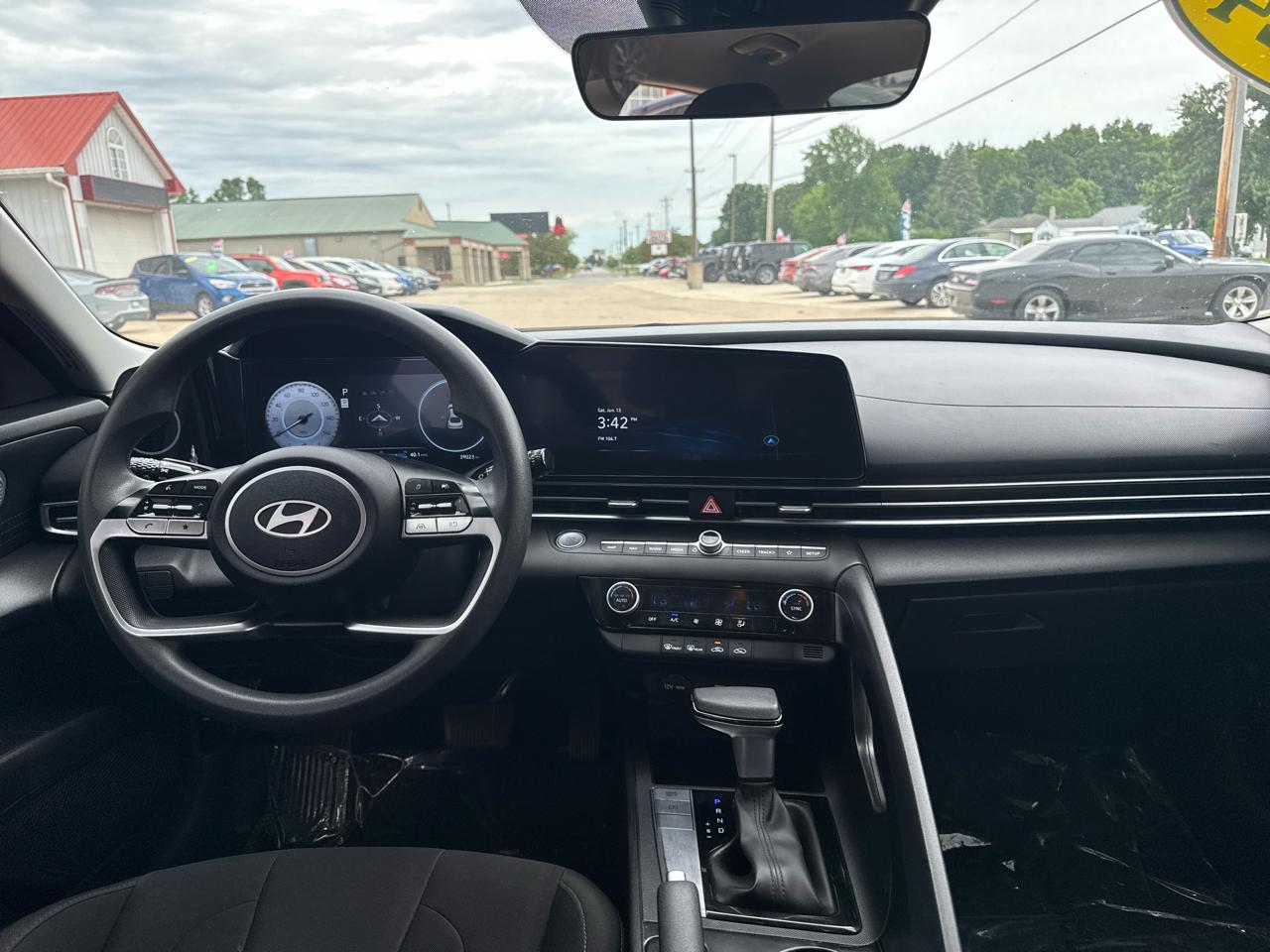 Hyundai Elantra SEL 2024