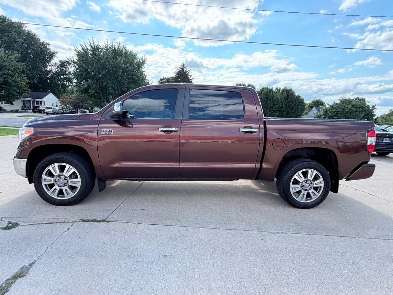 Toyota Tundra Platinum CrewMax 5.7L FFV 4WD 2015