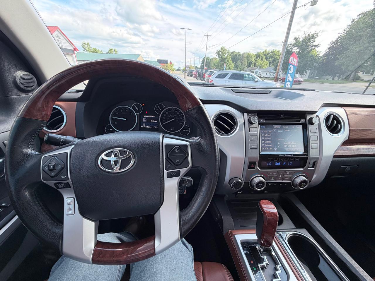 Toyota Tundra Platinum CrewMax 5.7L FFV 4WD 2015