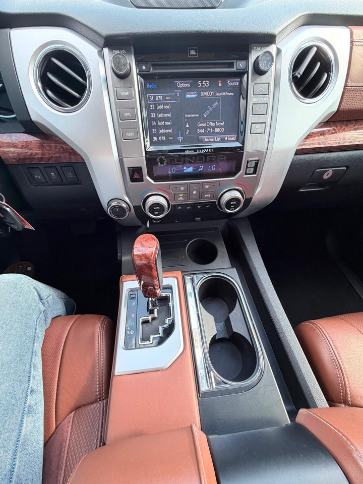 Toyota Tundra Platinum CrewMax 5.7L FFV 4WD 2015