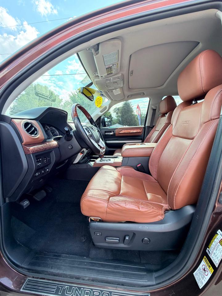 Toyota Tundra Platinum CrewMax 5.7L FFV 4WD 2015
