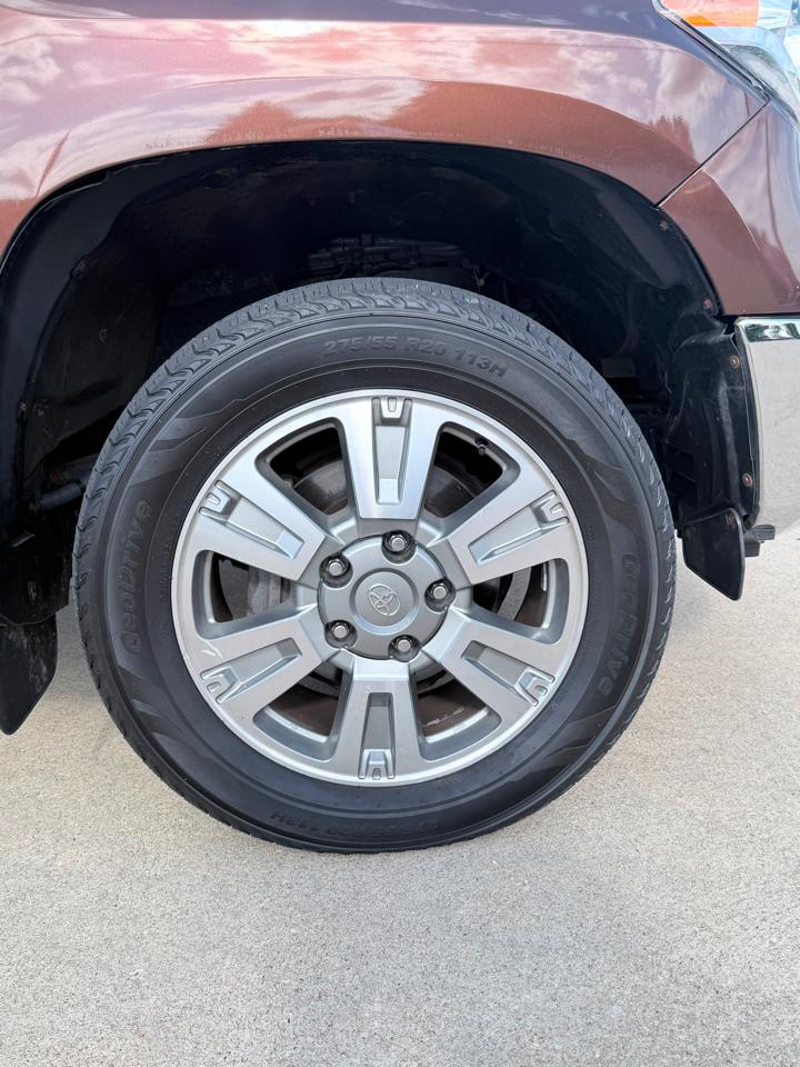 Toyota Tundra Platinum CrewMax 5.7L FFV 4WD 2015