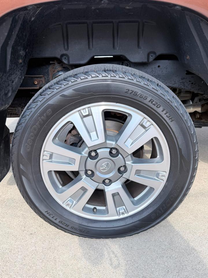 Toyota Tundra Platinum CrewMax 5.7L FFV 4WD 2015