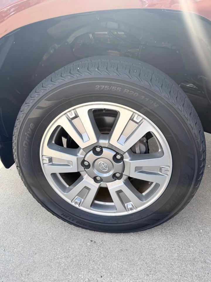 Toyota Tundra Platinum CrewMax 5.7L FFV 4WD 2015