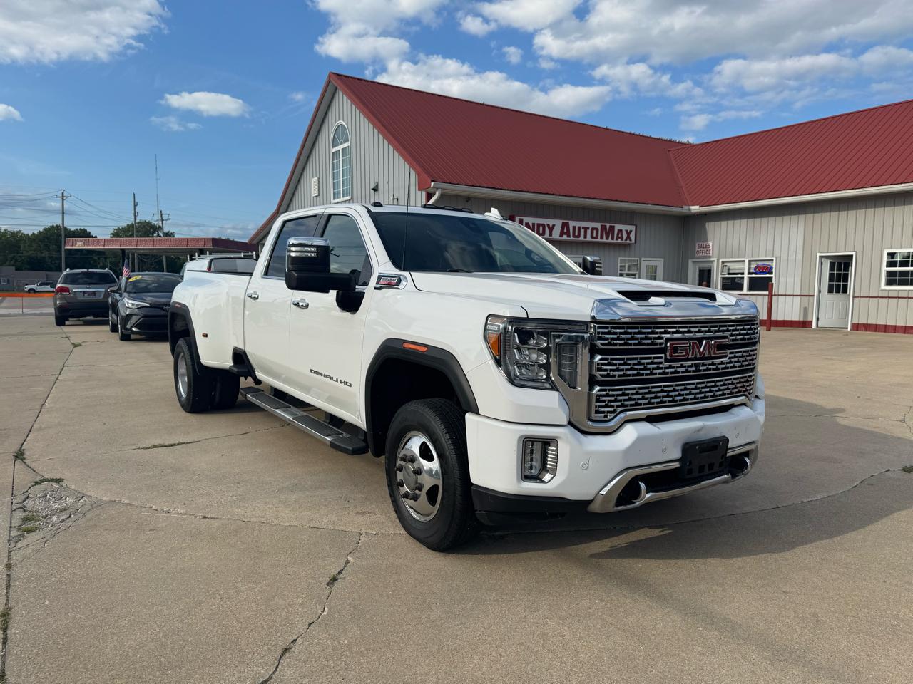 GMC Sierra 3500HD Denali Crew Cab Long Box 4WD 2023
