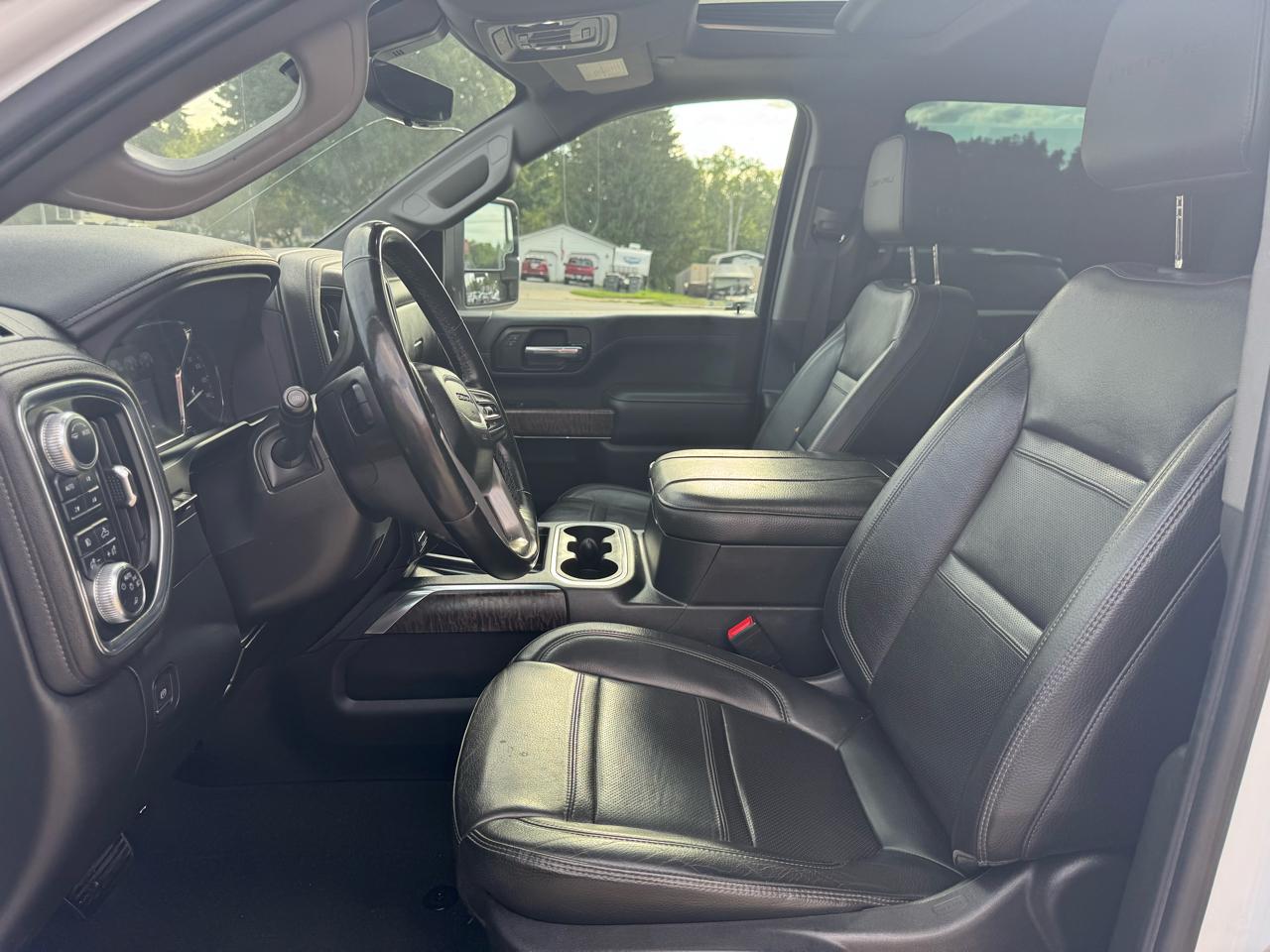 GMC Sierra 3500HD Denali Crew Cab Long Box 4WD 2023