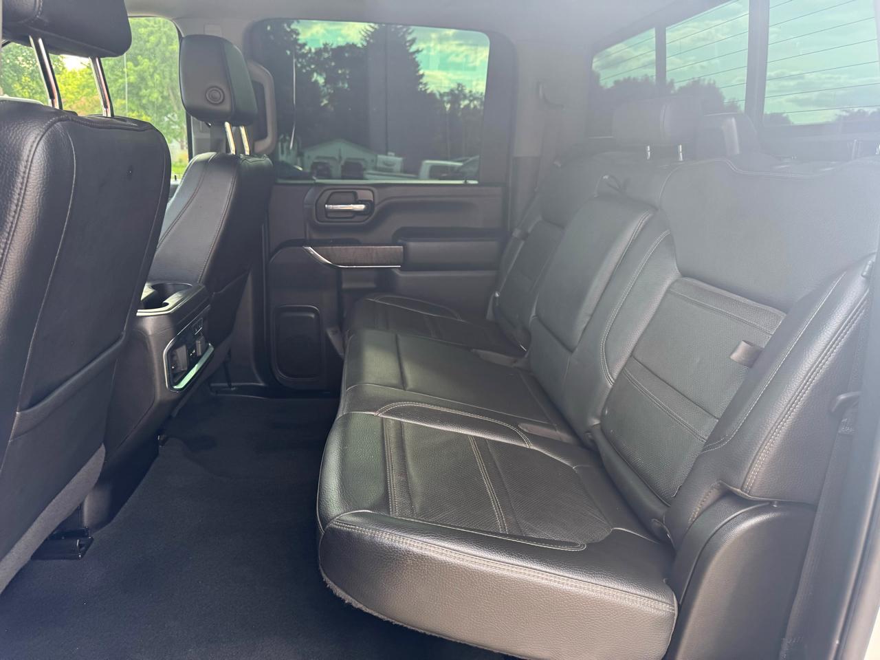 GMC Sierra 3500HD Denali Crew Cab Long Box 4WD 2023