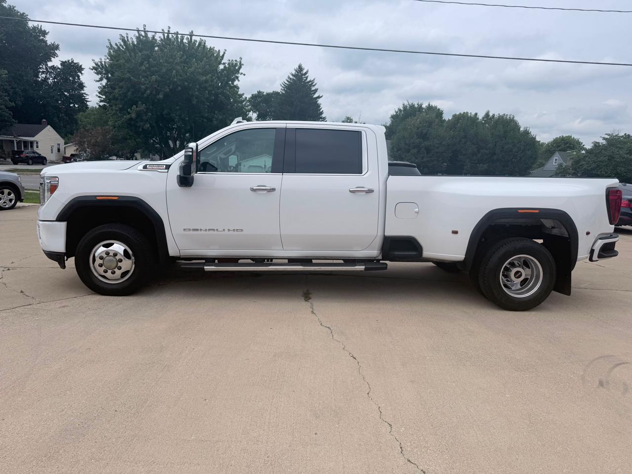 GMC Sierra 3500HD Denali Crew Cab Long Box 4WD 2023