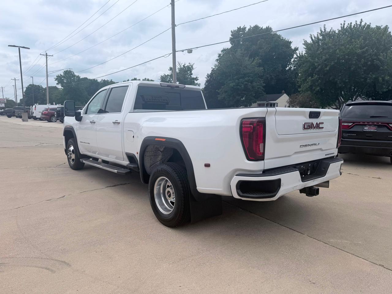 GMC Sierra 3500HD Denali Crew Cab Long Box 4WD 2023