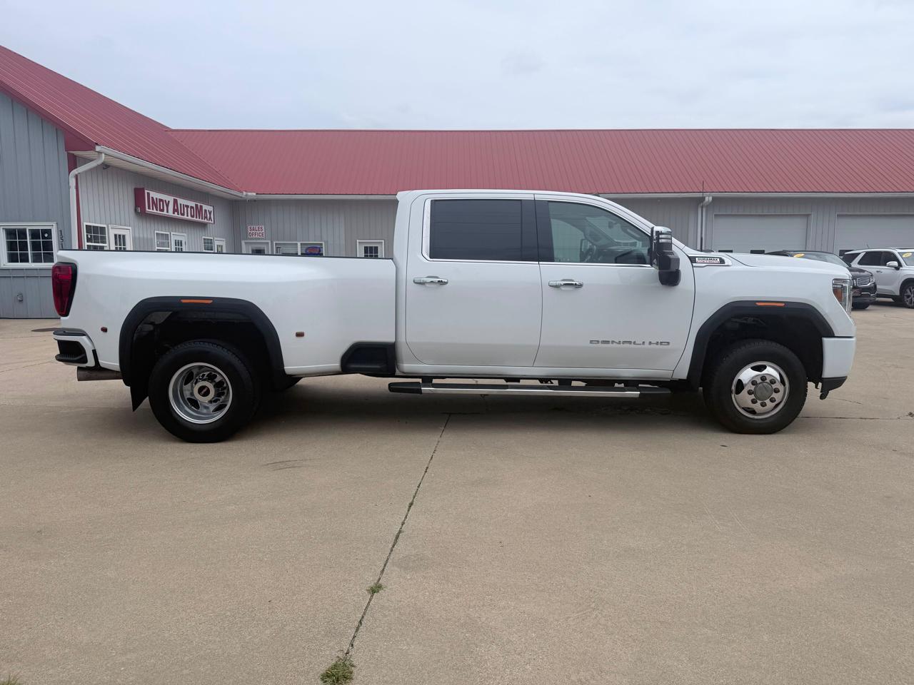 GMC Sierra 3500HD Denali Crew Cab Long Box 4WD 2023