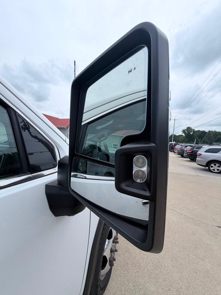 GMC Sierra 3500HD Denali Crew Cab Long Box 4WD 2023
