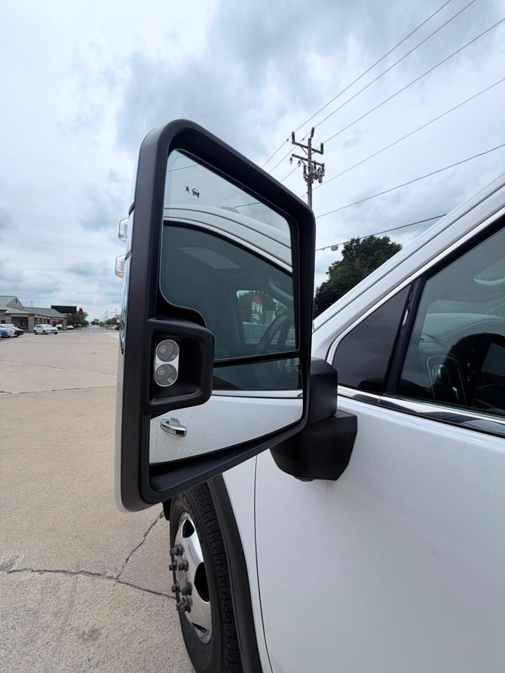 GMC Sierra 3500HD Denali Crew Cab Long Box 4WD 2023