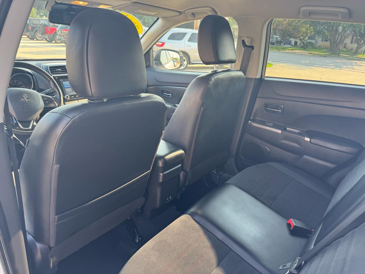 Mitsubishi Outlander Sport 2.0 ES 4WD 2024