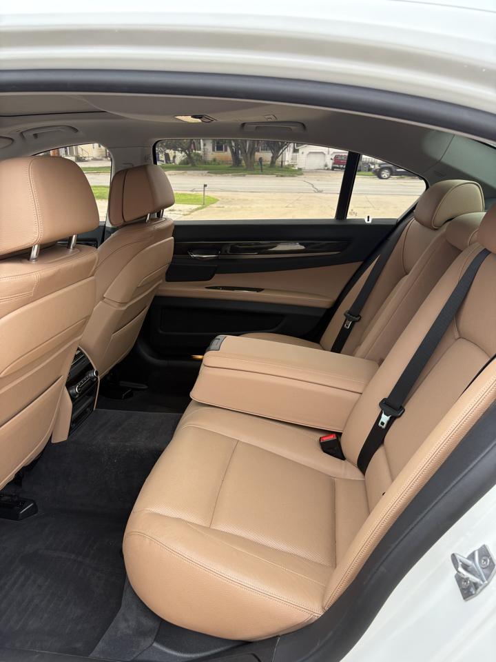 BMW 7-Series 740Li xDrive 2013