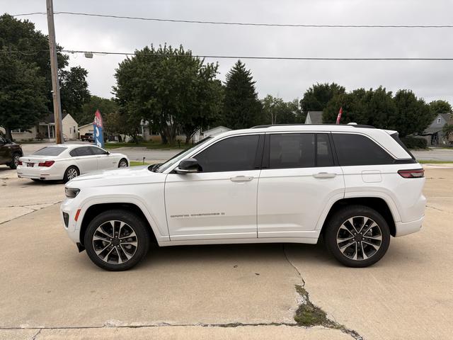 2022 Jeep Grand Cherokee Overland 4WD