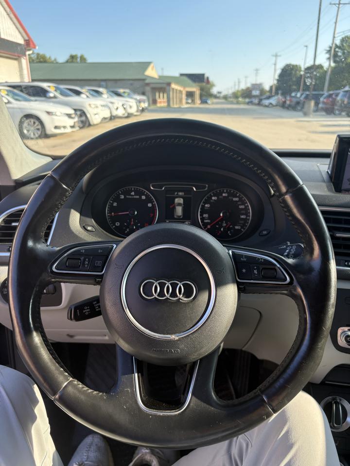Audi Q3 2.0T quattro Premium Plus 2015
