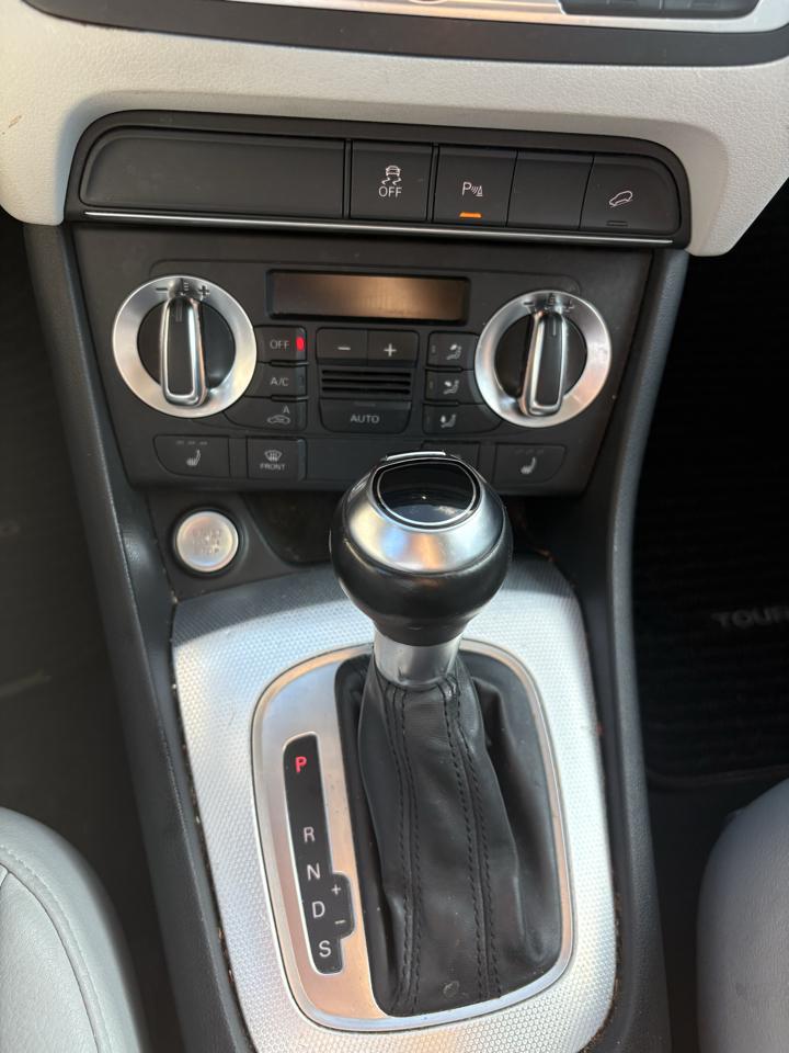 Audi Q3 2.0T quattro Premium Plus 2015