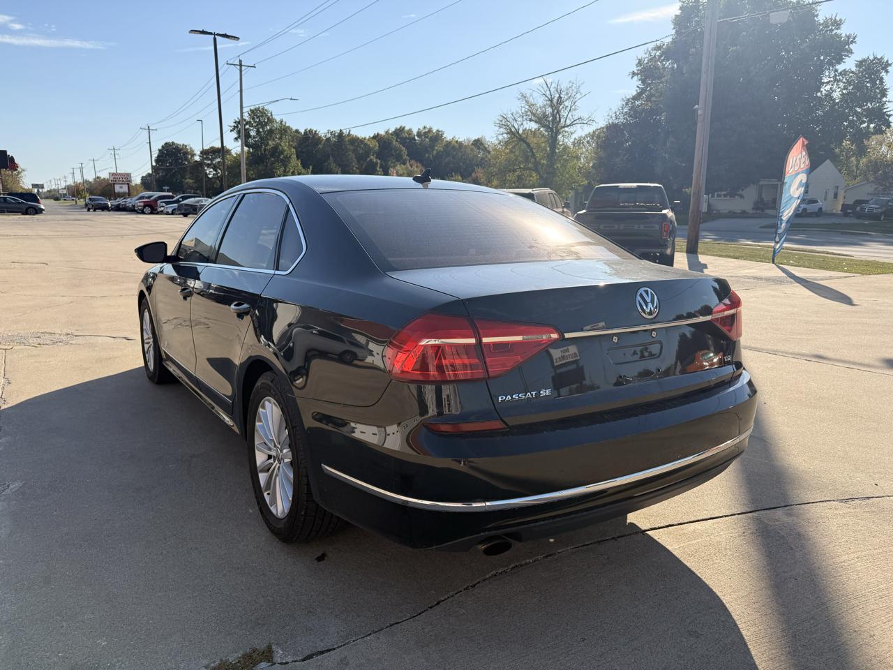Volkswagen Passat SE PZEV 6A w/ Sunroof & Nav 2016