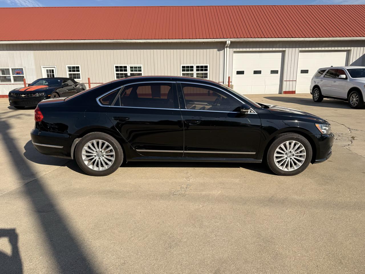 Volkswagen Passat SE PZEV 6A w/ Sunroof & Nav 2016