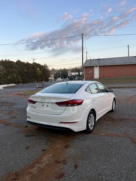 Hyundai Elantra SE 6AT 2017