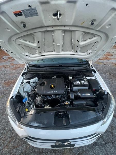 Hyundai Elantra SE 6AT 2017