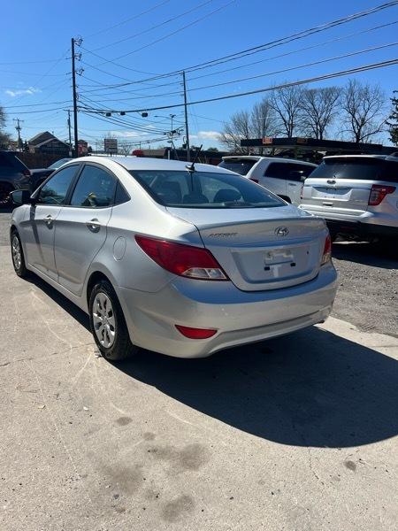 Hyundai Accent SE 4-Door 6A 2017