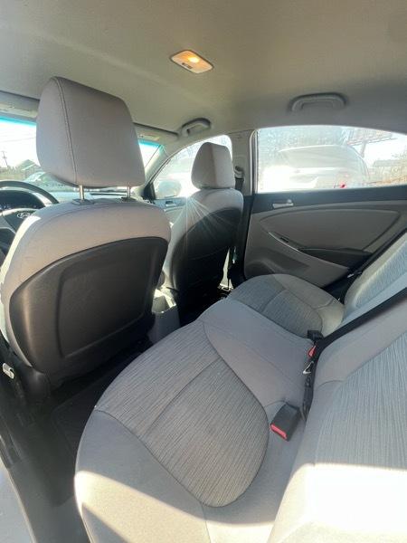 Hyundai Accent SE 4-Door 6A 2017