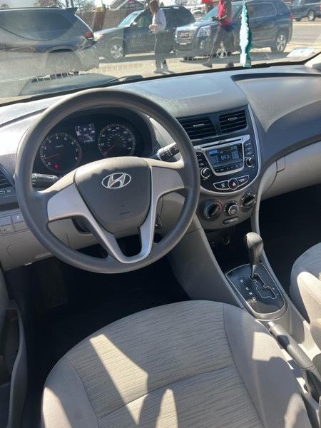 Hyundai Accent SE 4-Door 6A 2017