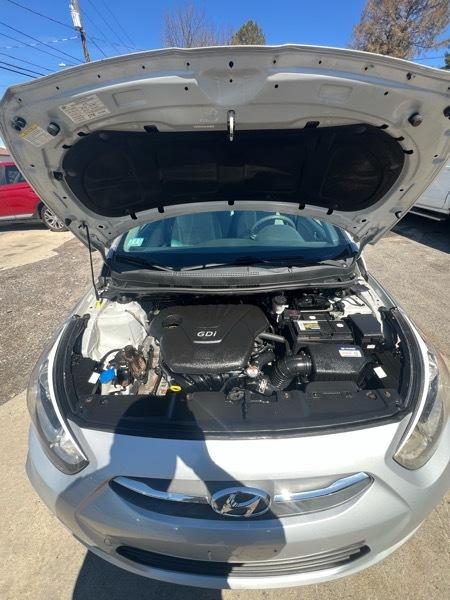 Hyundai Accent SE 4-Door 6A 2017