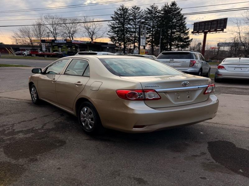 Toyota Corolla S 5-Speed MT 2013