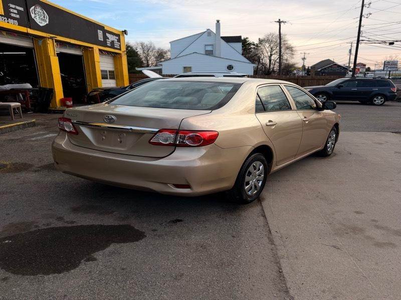 Toyota Corolla S 5-Speed MT 2013