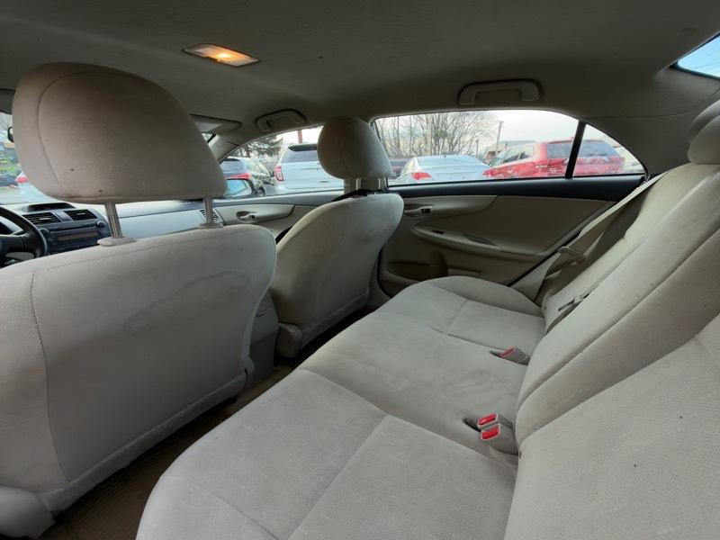 Toyota Corolla S 5-Speed MT 2013