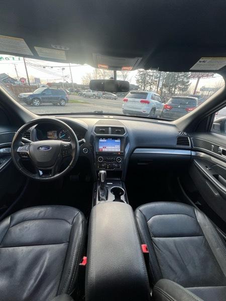 Ford Explorer XLT 4WD 2018