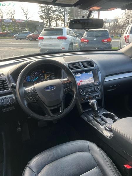 Ford Explorer XLT 4WD 2018