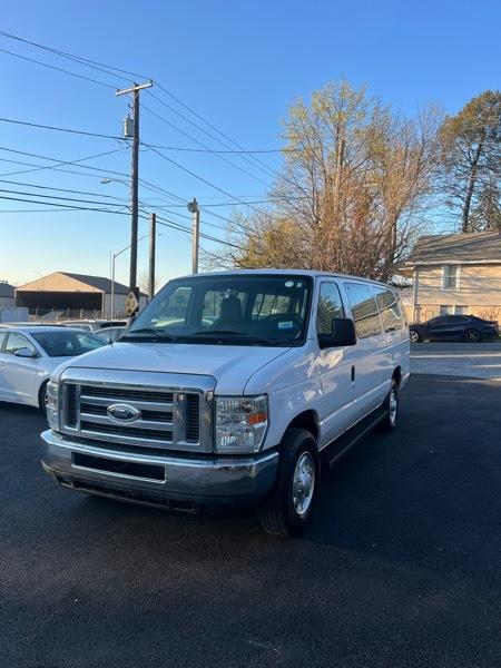 Ford Econoline E-350 XLT Super Duty Extended 2012