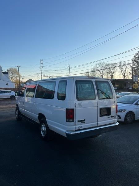 Ford Econoline E-350 XLT Super Duty Extended 2012