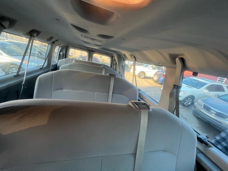 Ford Econoline E-350 XLT Super Duty Extended 2012