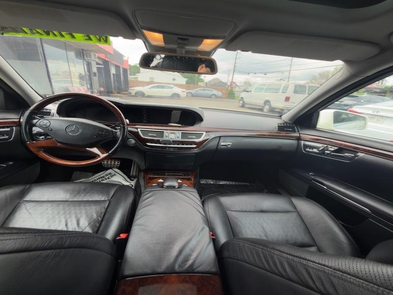 Mercedes-Benz S-Class S550 4-MATIC 2013