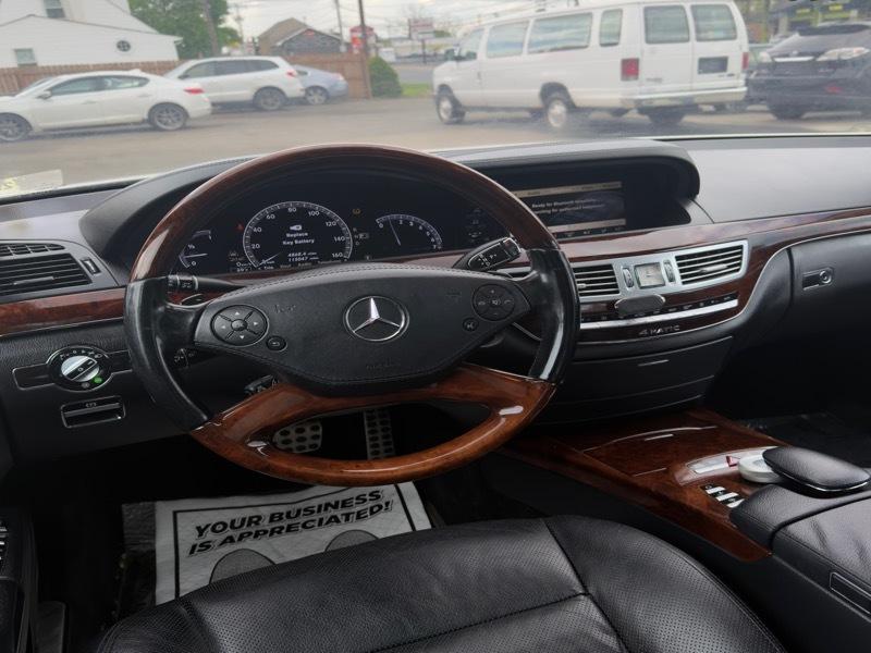 Mercedes-Benz S-Class S550 4-MATIC 2013