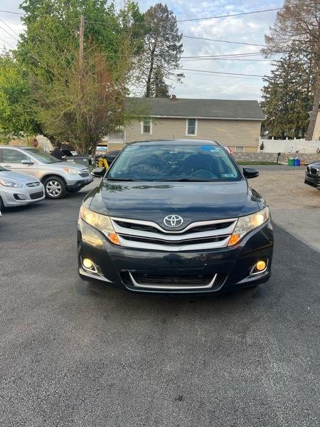 Toyota Venza LE I4 AWD 2013