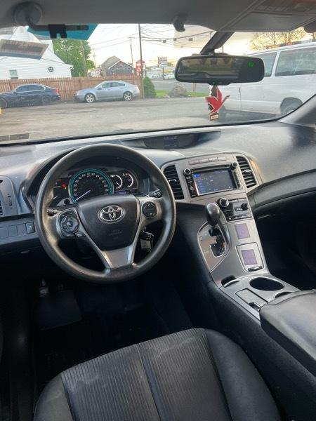 Toyota Venza LE I4 AWD 2013